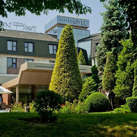 Booking Hotel Crown Piast & Spa Cracóvia Exterior foto